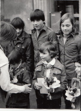 Mitglieder FDJ und Pioniere