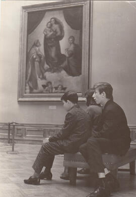 Besuch Jugendliche in Gemäldegalerie Berlin