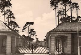 Eingangstor zum Gelände Kinderheim