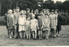 Gruppenfoto, Kinder und Erwachsene
