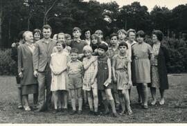 Gruppenfoto, Kinder und Erwachsene